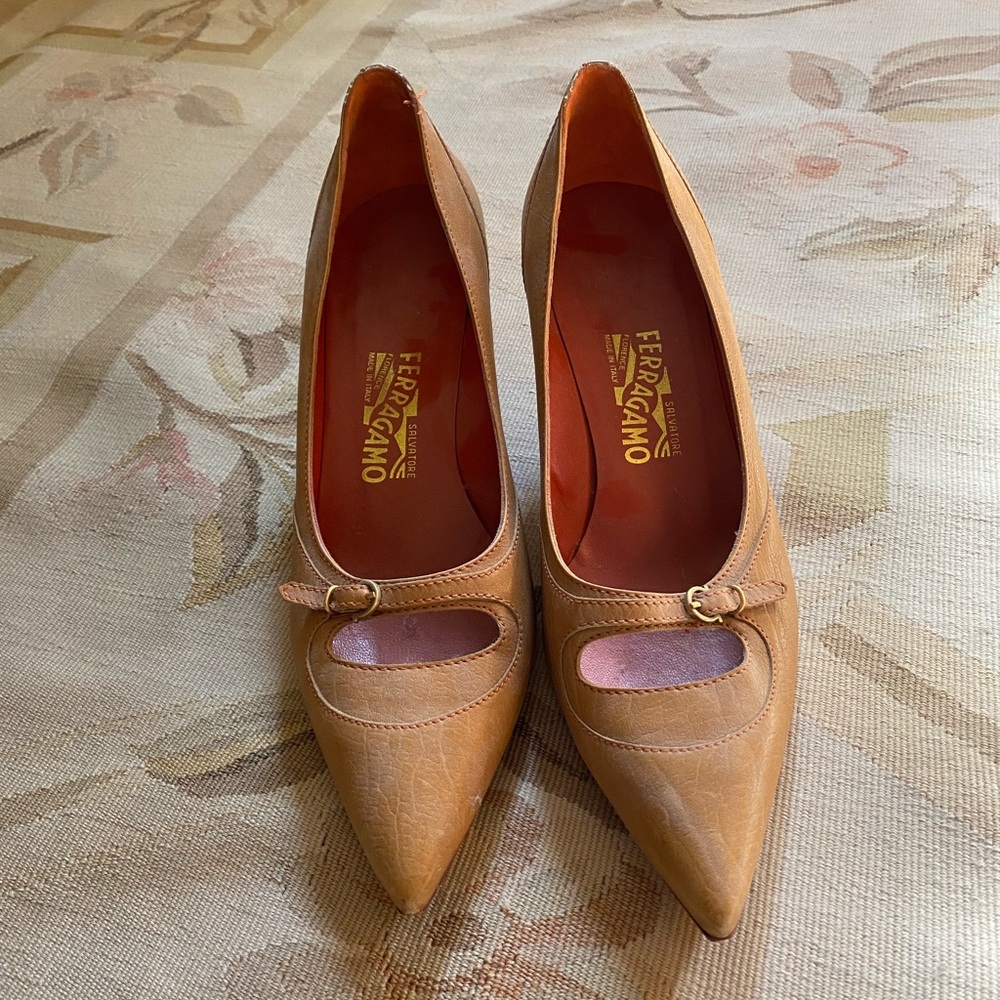 Salvatore Ferragamo Tan Kitten Heels Size 10